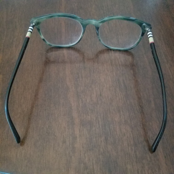 Glasses - Picture 7 of 16